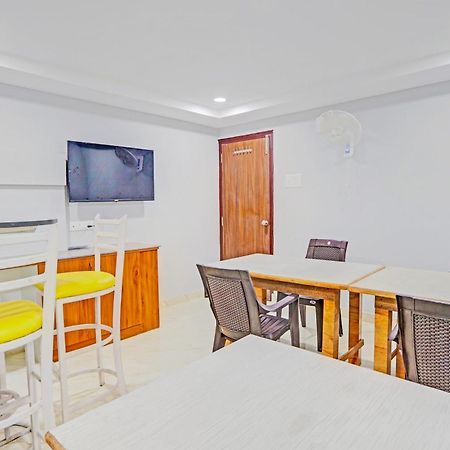 Super Townhouse Qualia Elite S R Nagar Hotel Hyderabad Ngoại thất bức ảnh