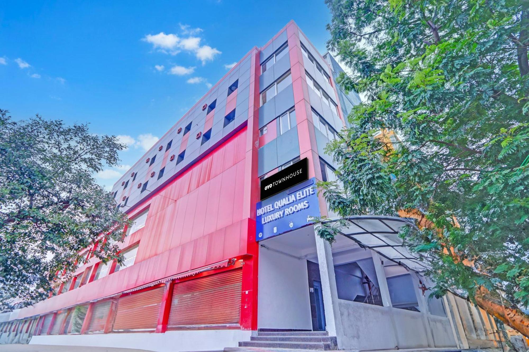 Super Townhouse Qualia Elite S R Nagar Hotel Hyderabad Ngoại thất bức ảnh