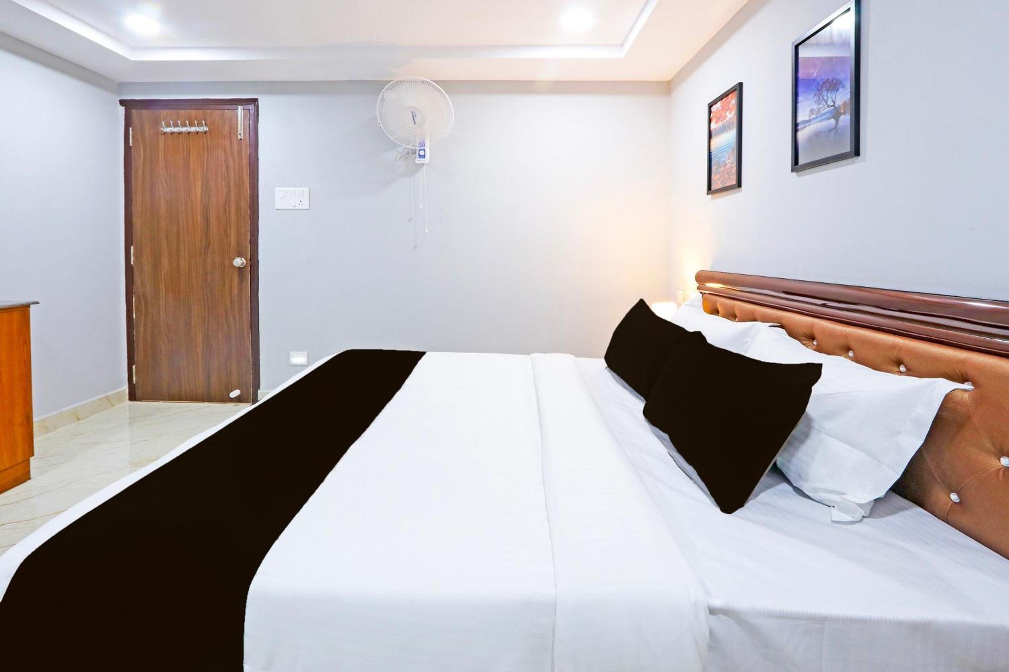 Super Townhouse Qualia Elite S R Nagar Hotel Hyderabad Ngoại thất bức ảnh