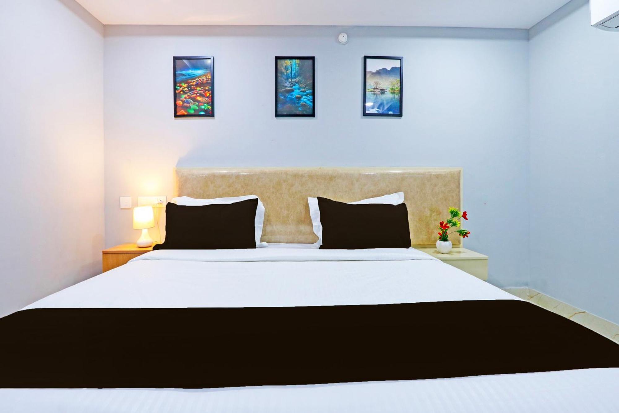 Super Townhouse Qualia Elite S R Nagar Hotel Hyderabad Ngoại thất bức ảnh