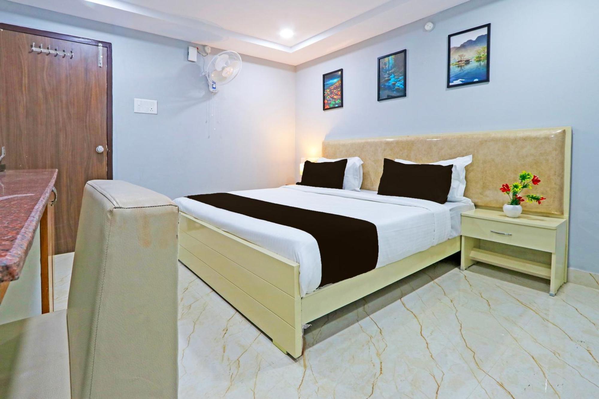 Super Townhouse Qualia Elite S R Nagar Hotel Hyderabad Ngoại thất bức ảnh