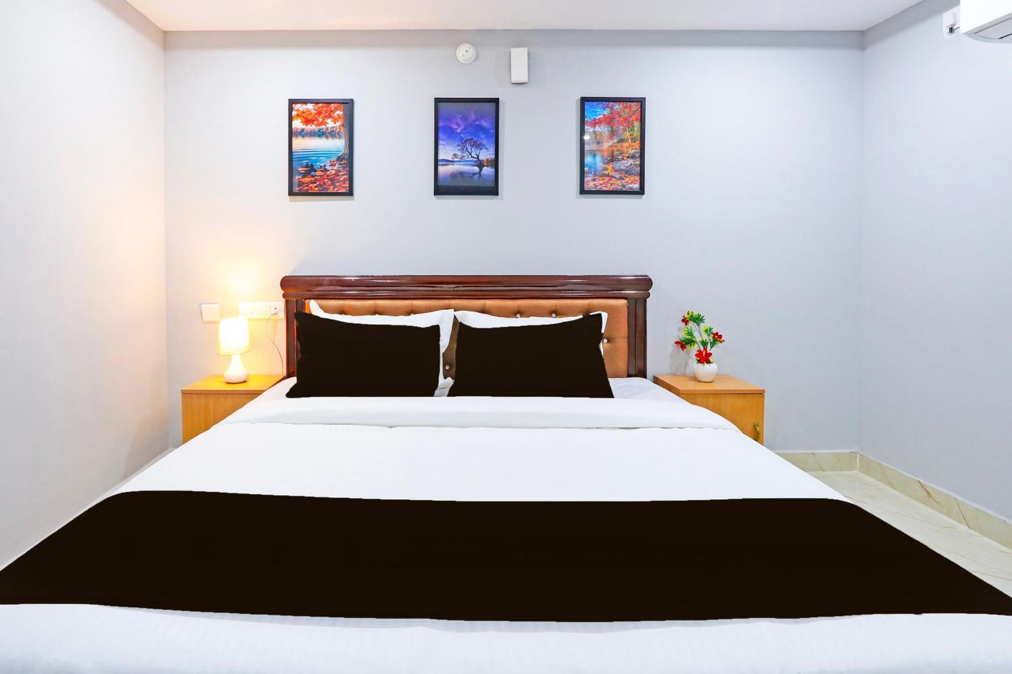 Super Townhouse Qualia Elite S R Nagar Hotel Hyderabad Ngoại thất bức ảnh